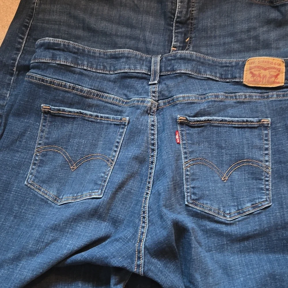Dark Blue Denim Shorts. 18W Levis Shorts, Great Used Condition - Picture 6 of 7